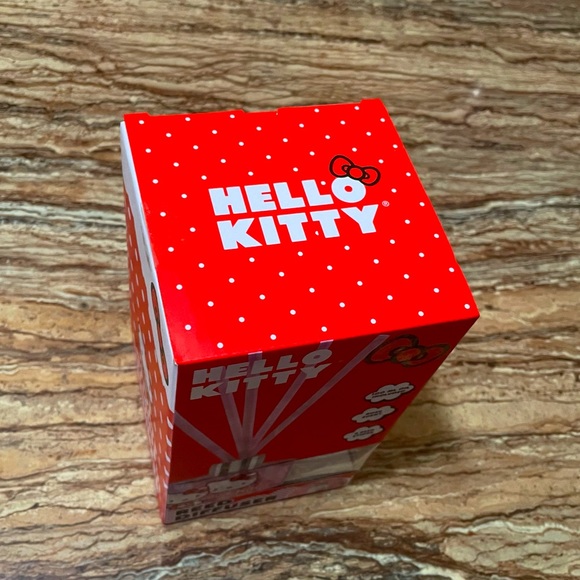 Hello Kitty - Picture 6 of 7